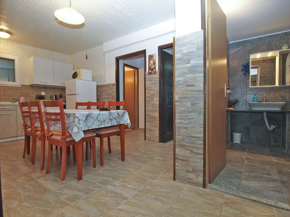 Apartment 1954
