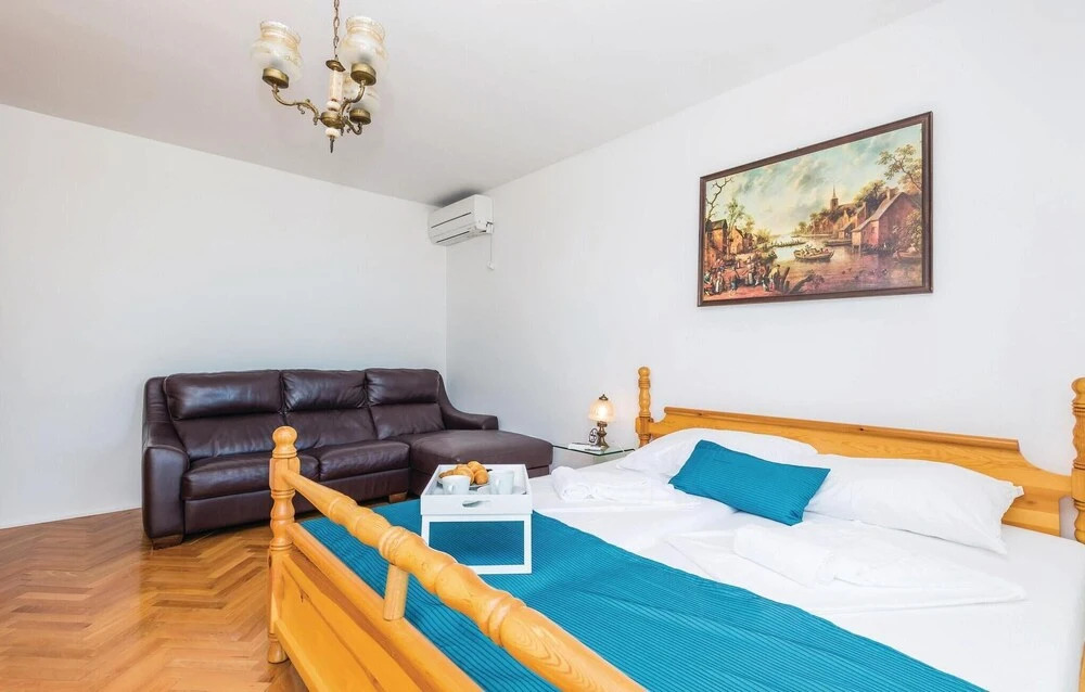 8 Bedroom Beautiful Home In Matulji