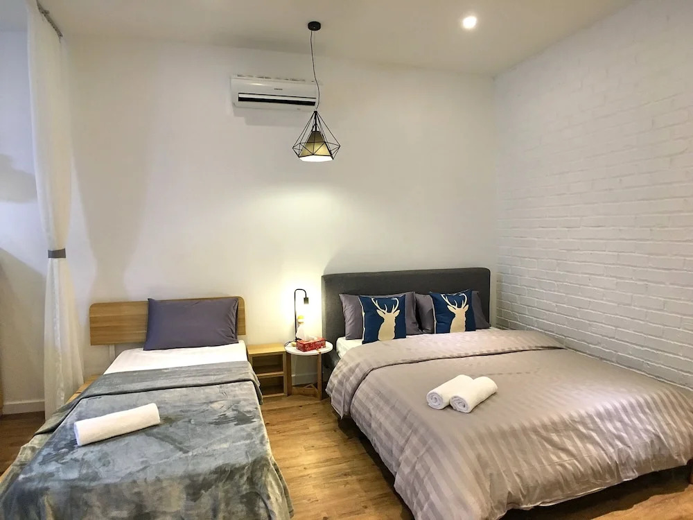 iBook 5 - Scandinavian Suites Room