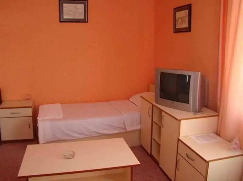 Ada Hotel