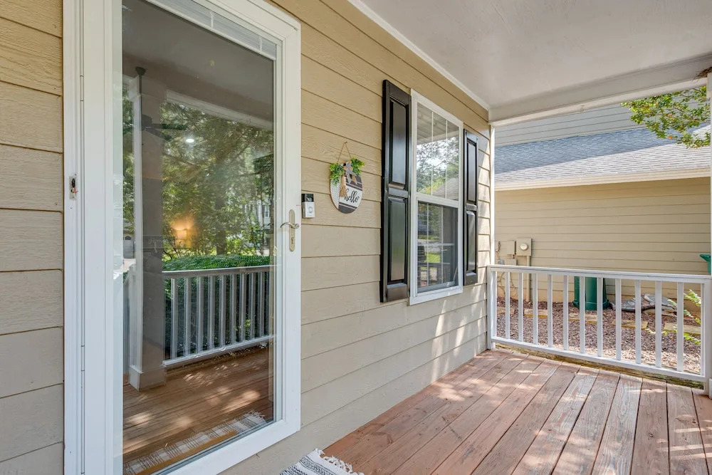 Smyrna Home w/ Deck & Patio: 17 Mi to Downtown ATL