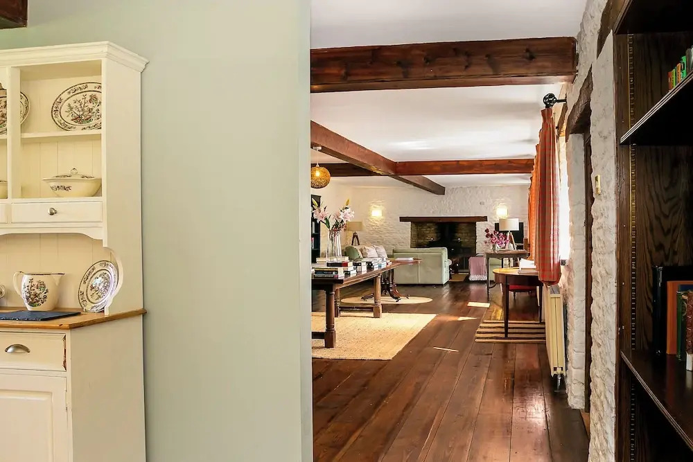 Stunning Barn Conversion - Rural Setting