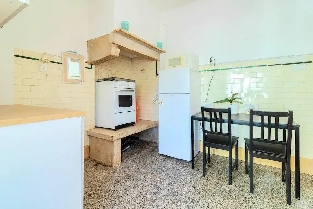 Brand new fully furnished hostel just 20 meters from Anjos metro station - 10