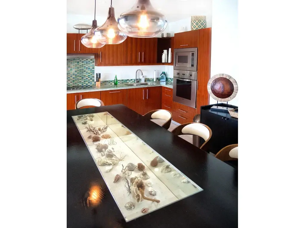 Aqua Vue by Island Properties Online