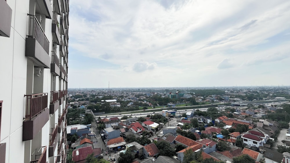 Simple Stay Studio Near Ui At Dave Apartment