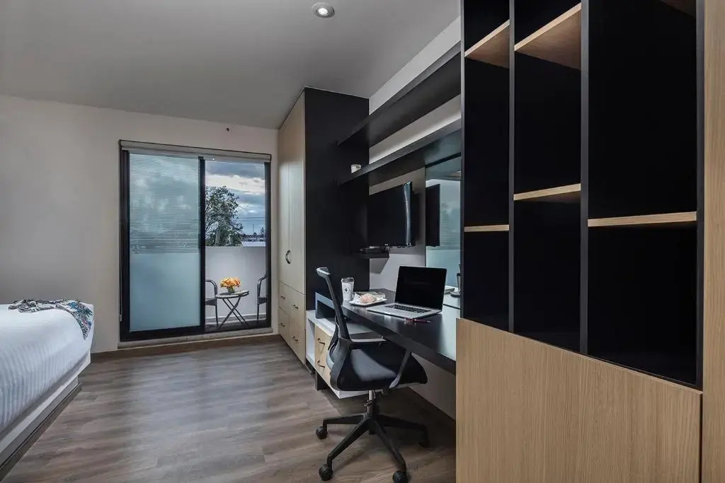 ROOM Hotel & Suites