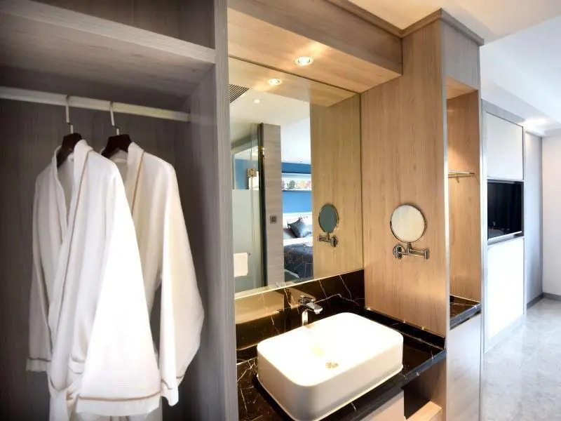 Chonpines Hotels·Xuwen Plaza Jinhui Tower