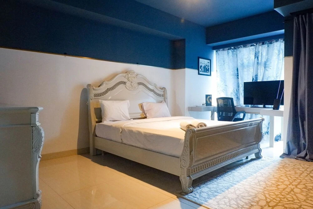 Luxurious Studio Apartment At La Riz Supermall Mansion
