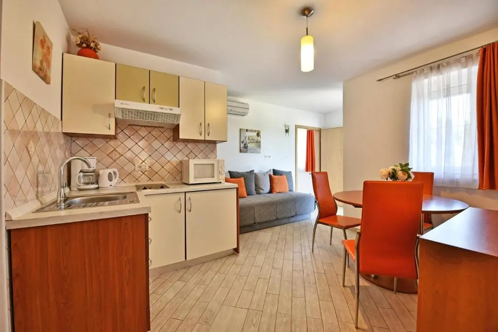 Apartments house Tomic for max 22 persons Maj Poreč