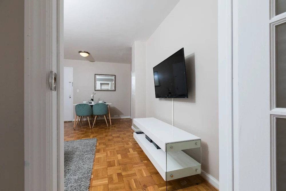2 Bed Apt Ideally Located in UES of Manhattan