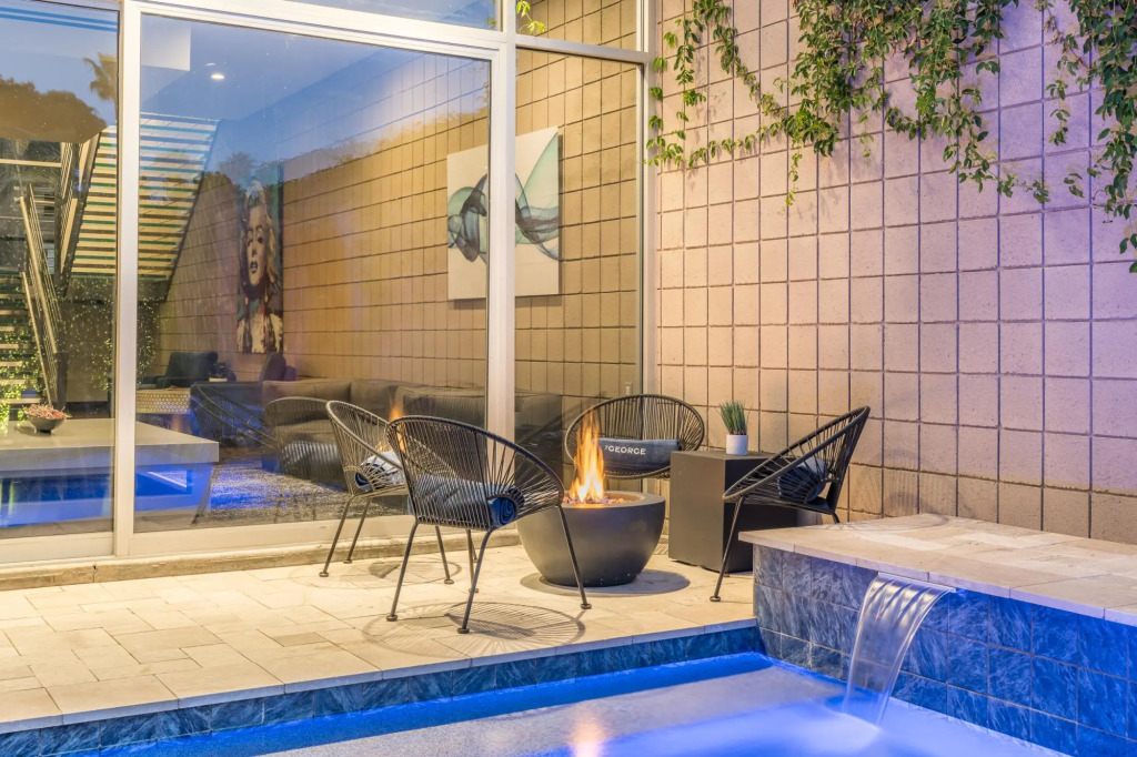 Old Town Scottsdale Iconic Modern Mansion