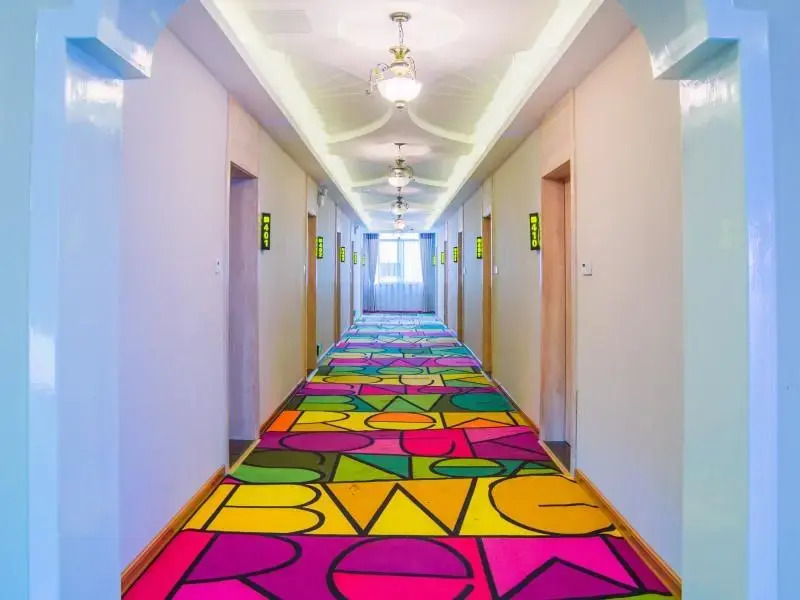 Shell Jindezhen Xianghu Ceramic University Hotel