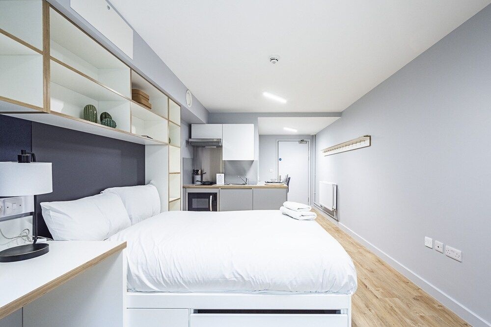 Magnificent Rooms Studios & Apartments