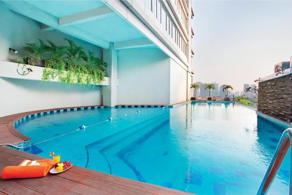 HARRIS Suites fx Sudirman
