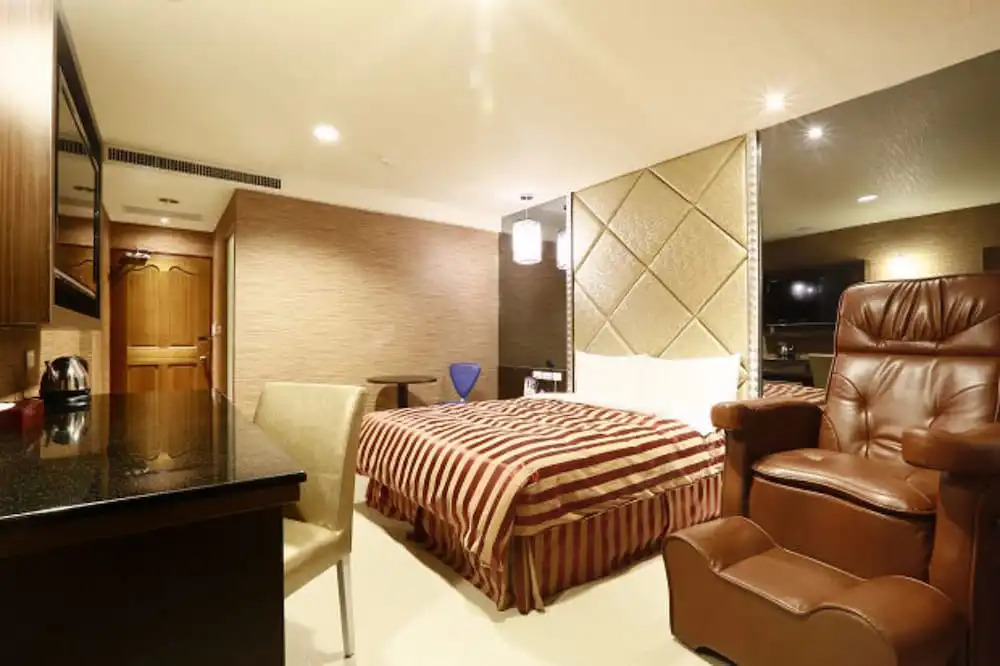 Huaxiang Motel - K Arena