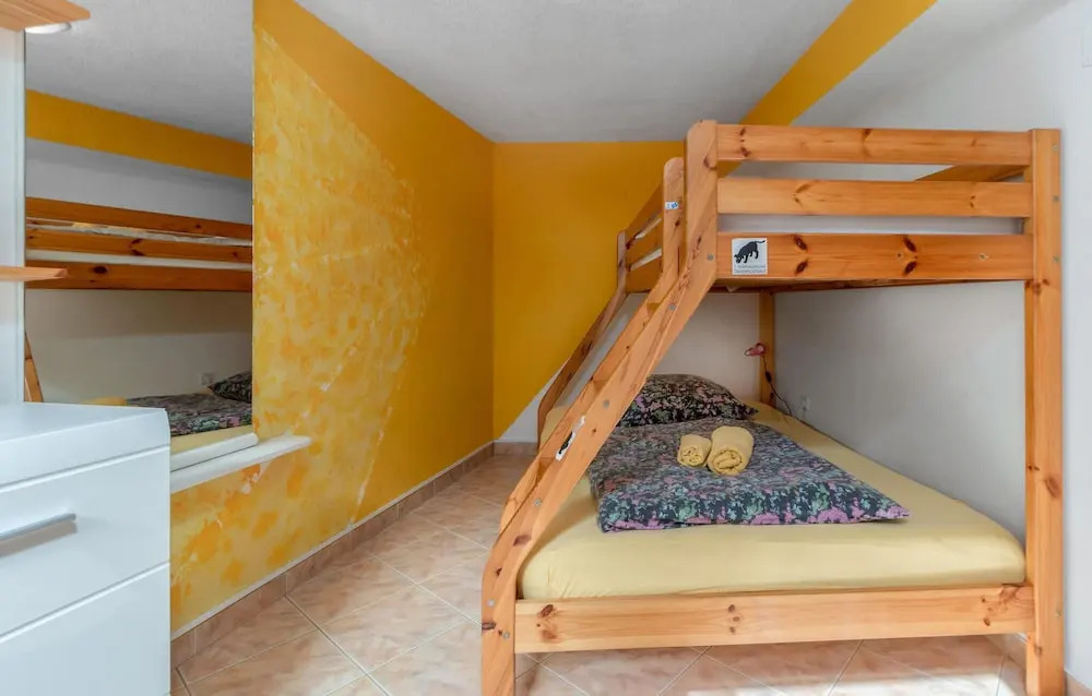 Stunning Home in Grizane With Wifi and 2 Bedrooms