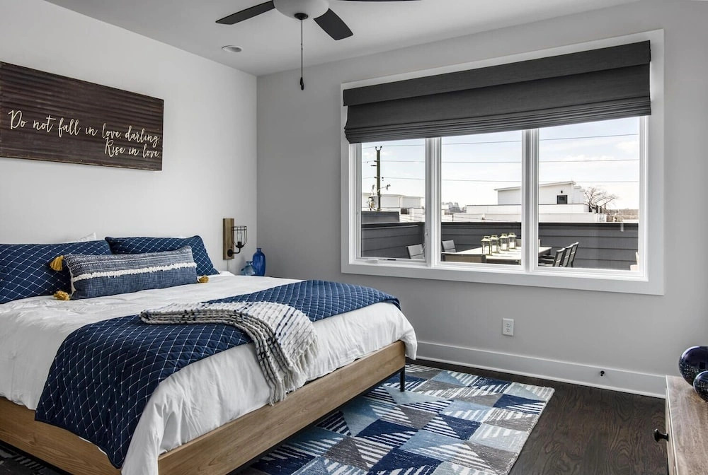 Luxe-tennessee Row-heart of Gulch-mins to Broadway