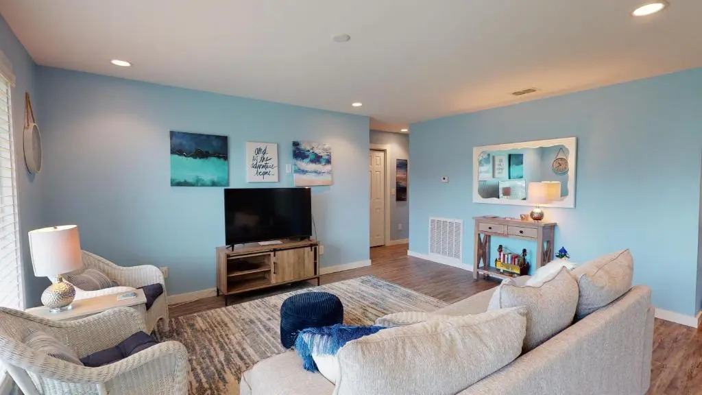 AH-A100 First Floor Condo, Newly Remodeled, Overlooks Shared Pool