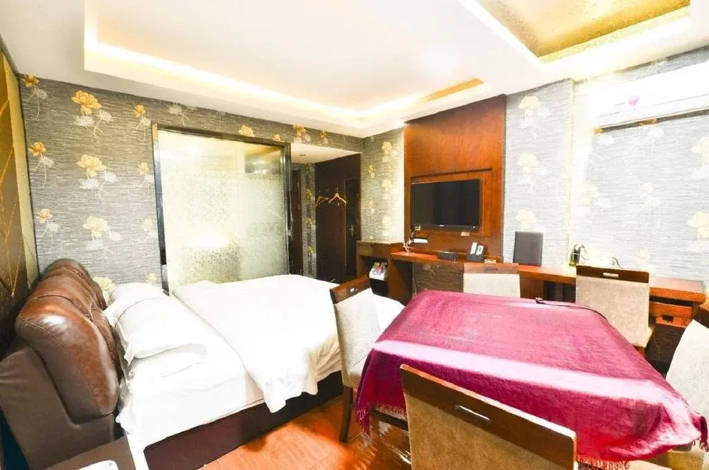 Yiwu Feinidi Inn