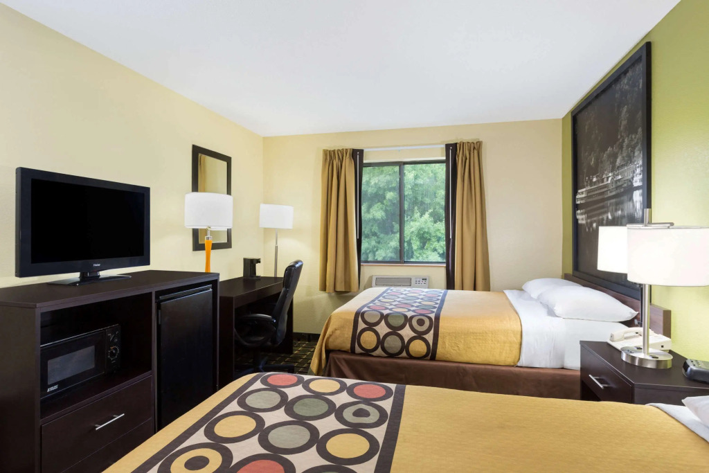 Super 8 by Wyndham Marietta