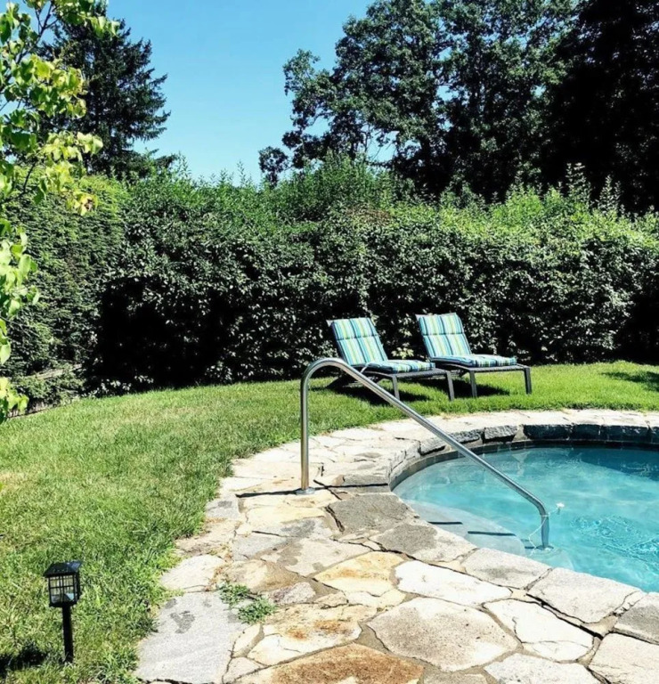 The Evergreen Inn