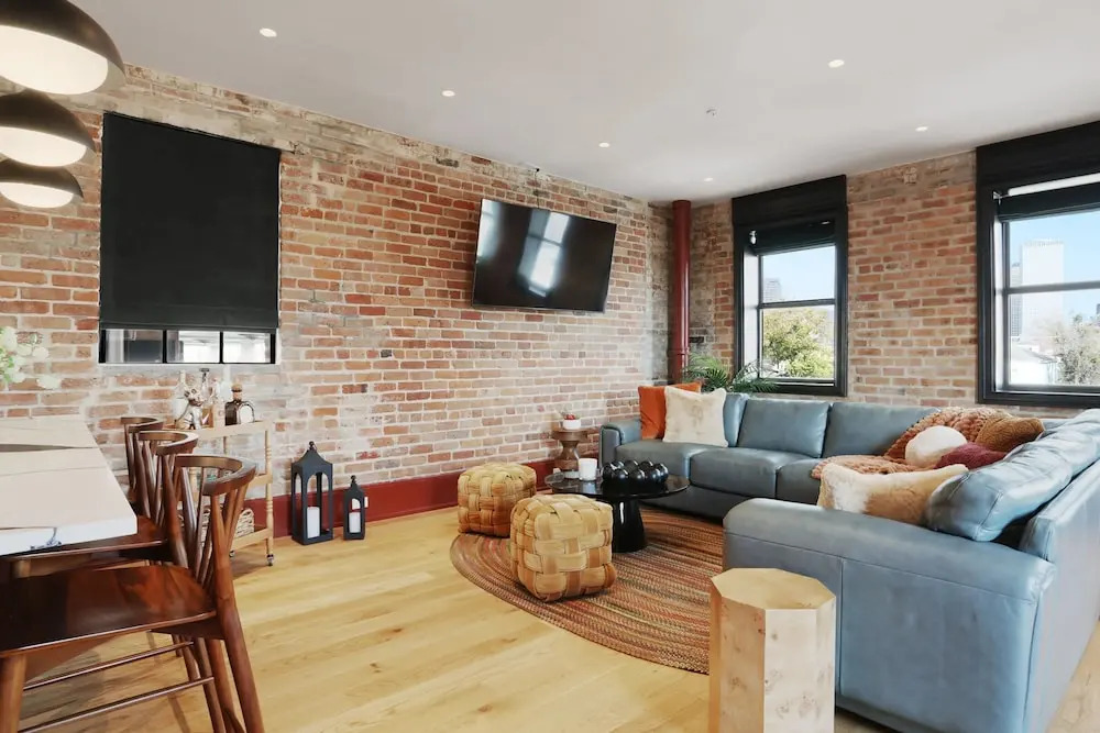 The Gisele - Charming 4BR 4BA for 8 - Pool & Streetcar Stop
