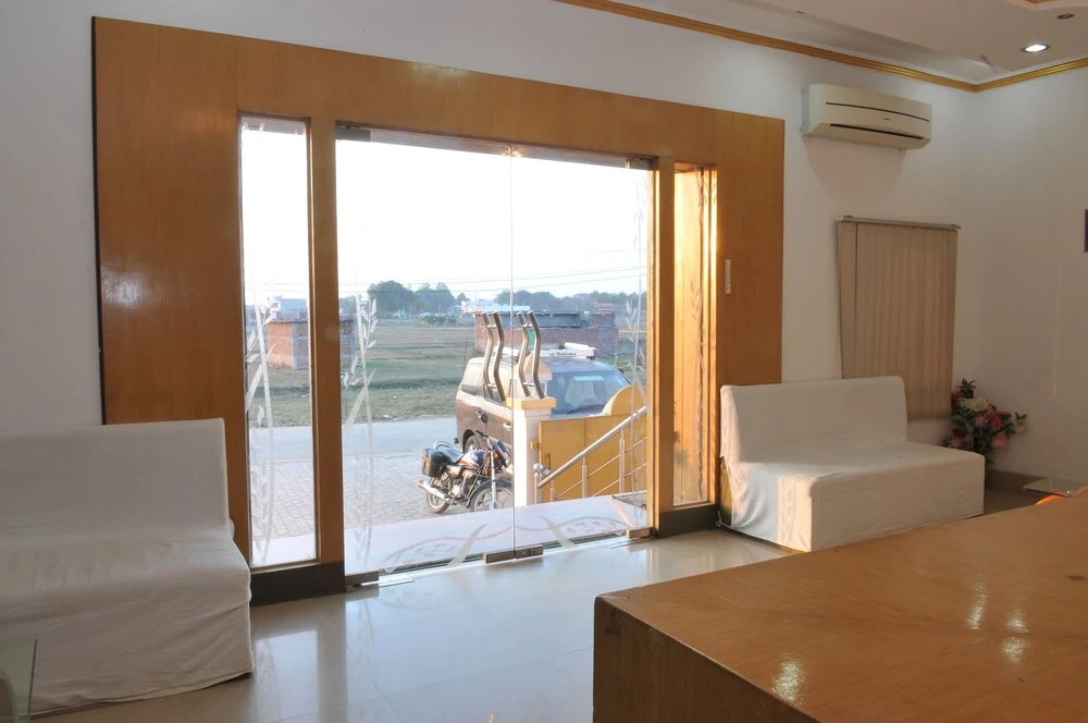 OYO 8802 Hotel Kanako International