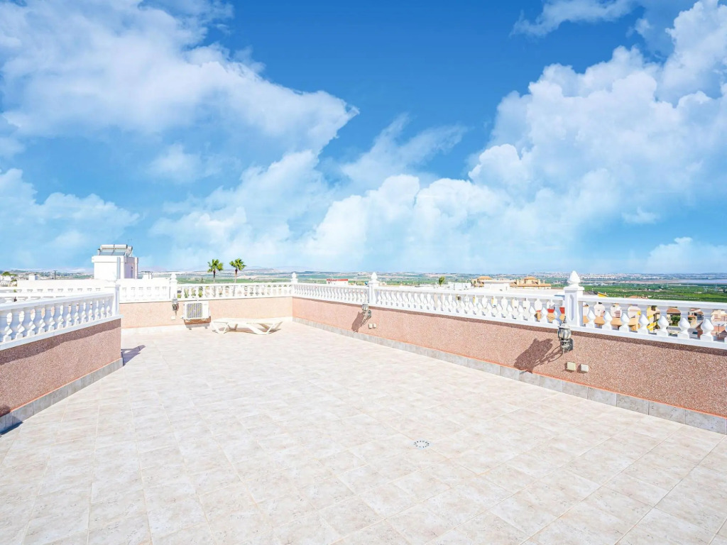 Pretty Holiday Home in San miguel de salinas with Pool