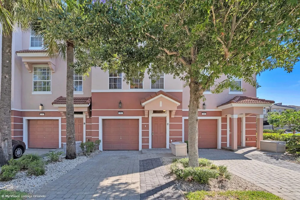 Exquisite and Airy 3BD Town Home in Vista Cay With CDC Cleaning Standards #3vc075