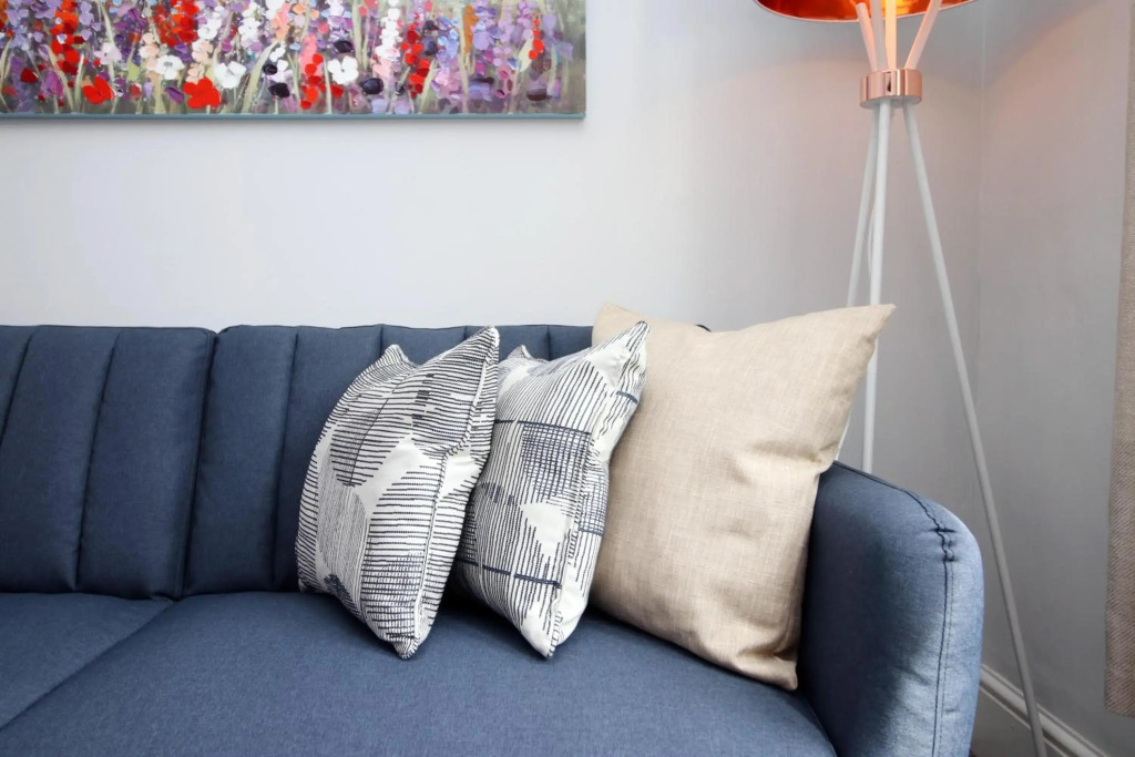 City House by Stay South Wales - sleeps 4