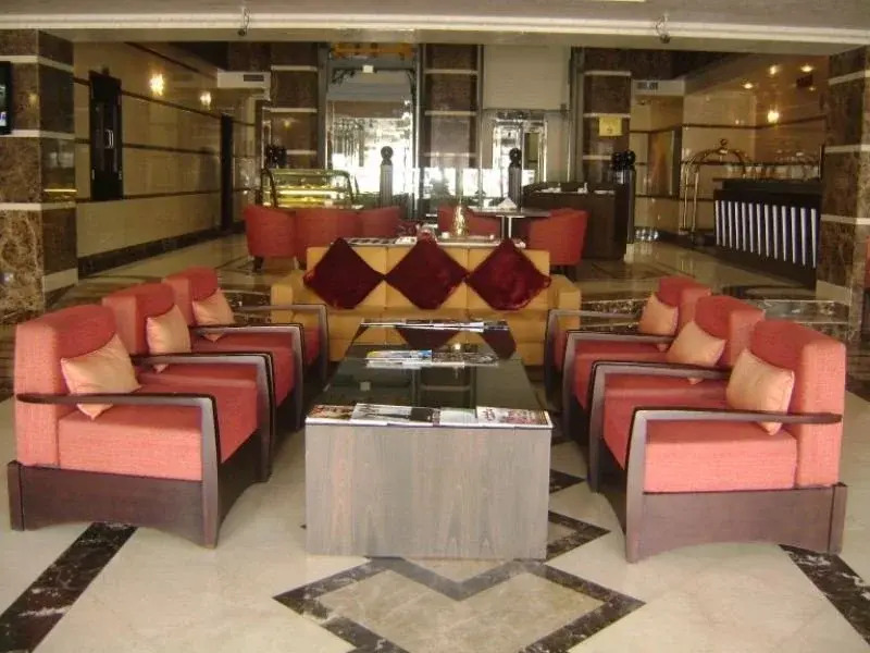 London Crown Hotel