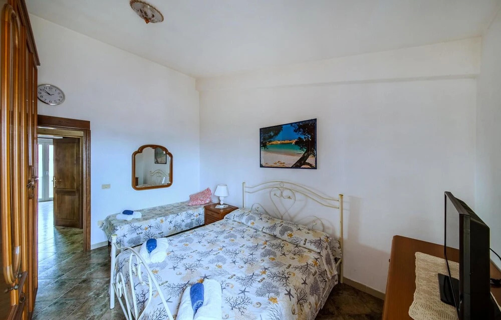 Stunning Apartment in La Maddalena With 5 Bedrooms and Wifi