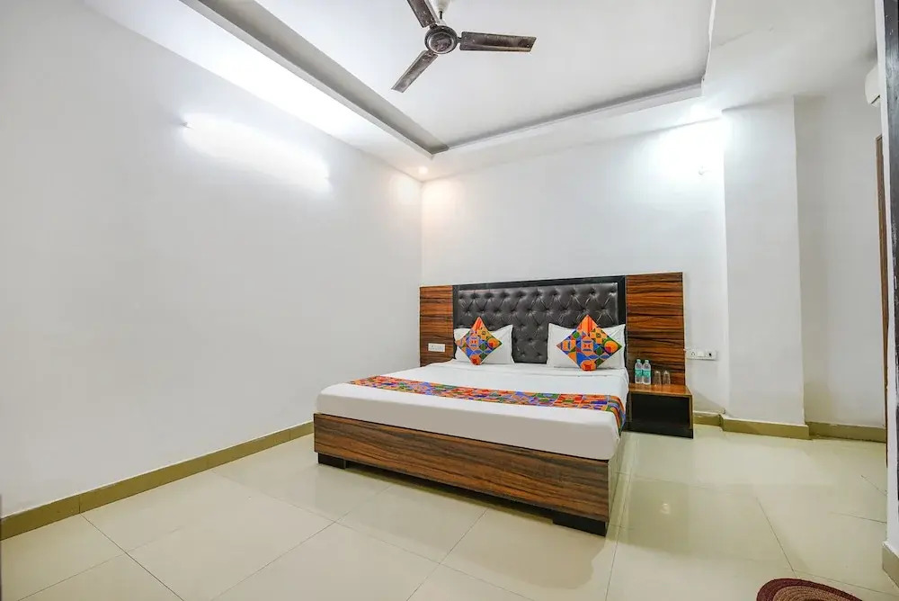 Fabhotel Glorify