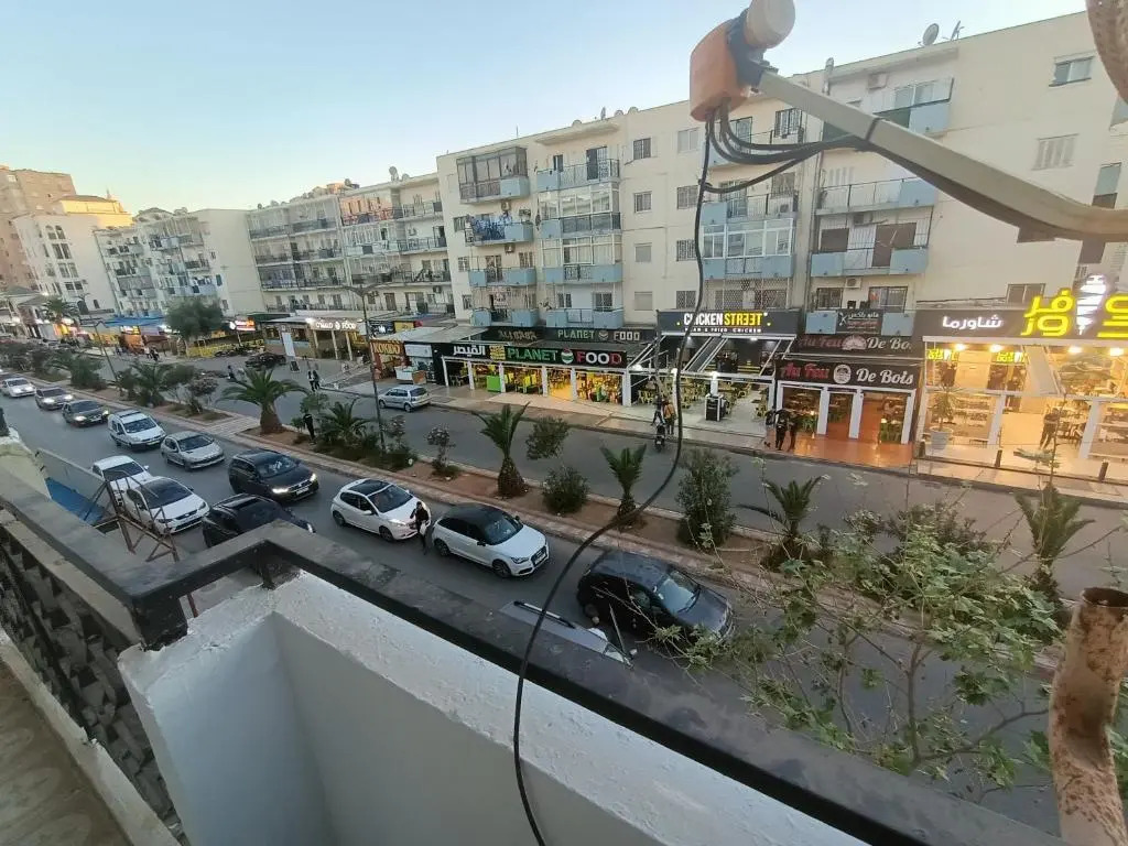 Akid Lotfi En Face Hôtel Méridienne Oran