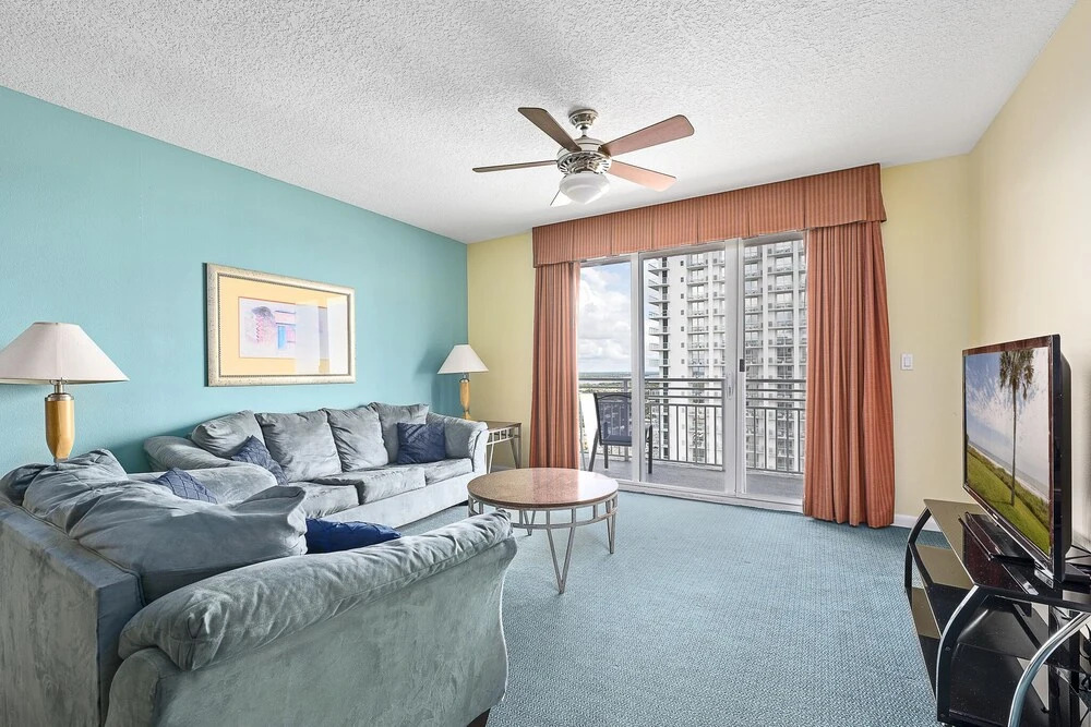 Ocean Walk 2328