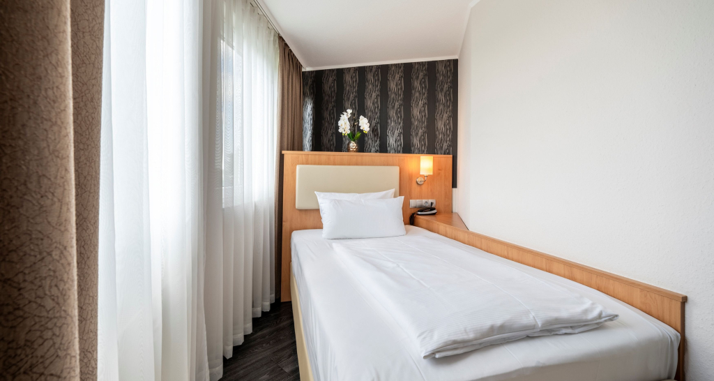 PLAZA INN Stuttgart Airport Messe