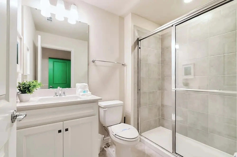 Family Townhome w/ Private Pool Near Theme Parks