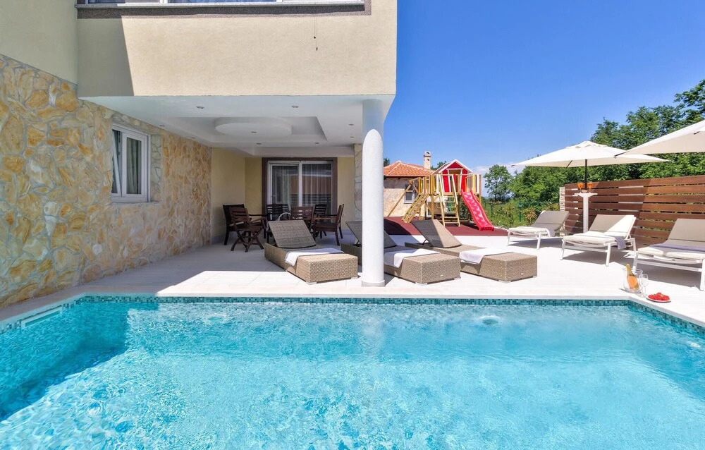 Lovely Home In Kastel