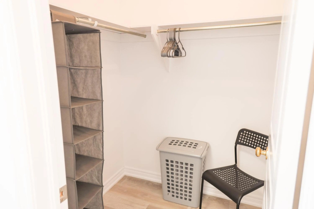 Family-Friendly Boho Stay - Sleeps 10 - Near the Falls