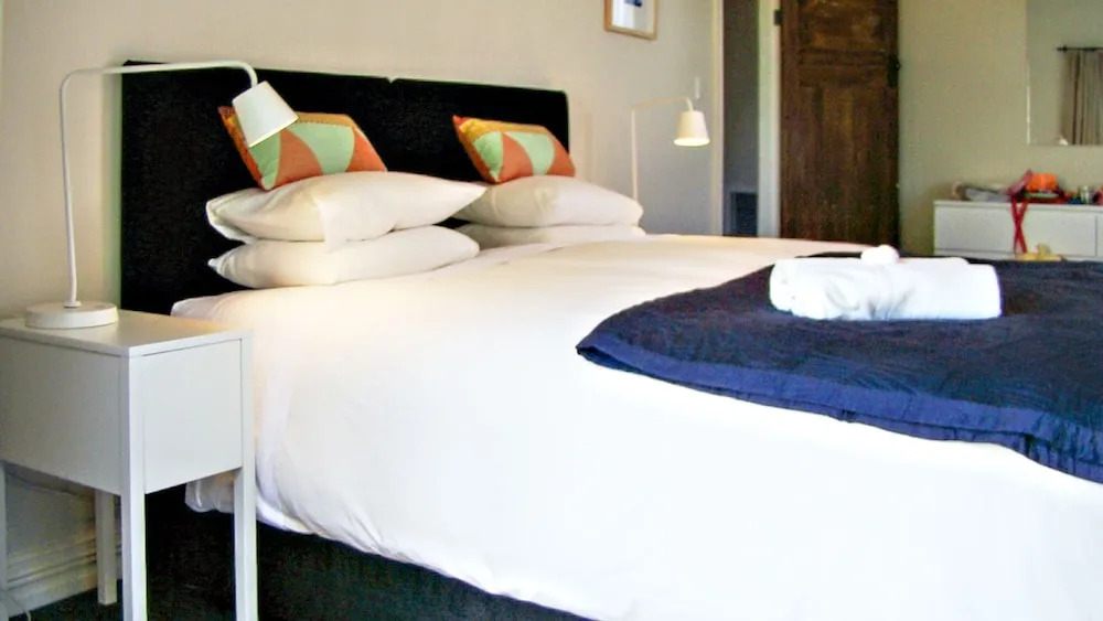 Fabulous In Fitzroy - seconds to Fitzroy Beach