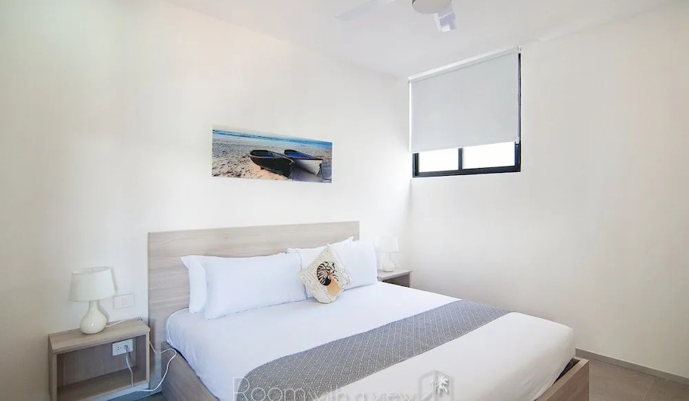 Menesse City Condo 1417