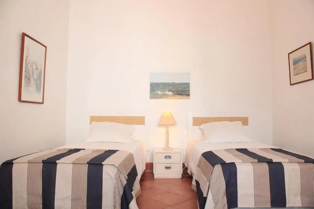 Fantástica Casa com 4 Quartos na Praínha