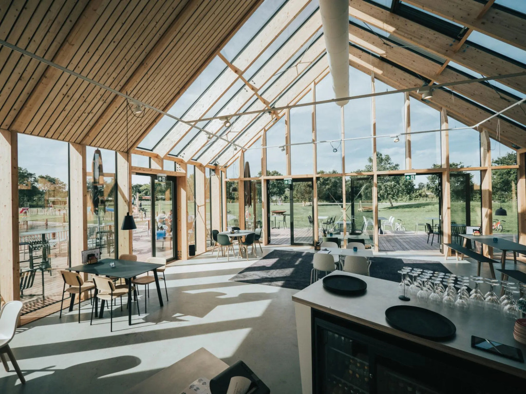 Spaciously Furnished House, Located in a Holiday Park Near the Beach