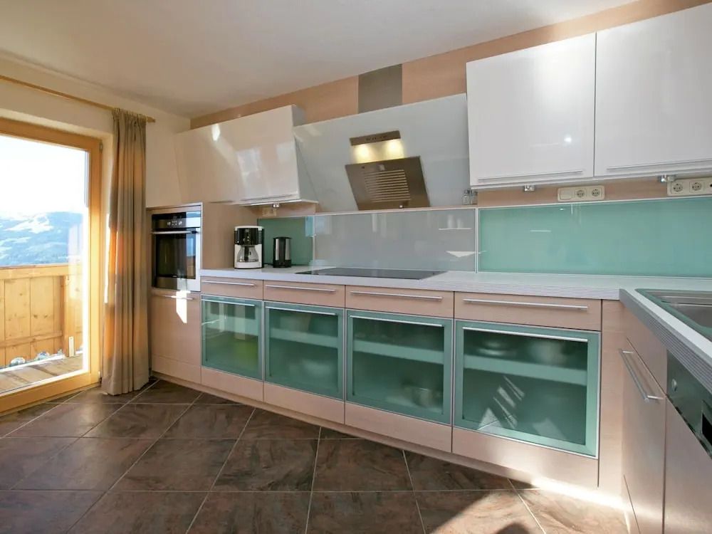 Gorgeous Chalet with Hot Tub in Tyrol