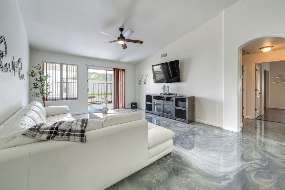 < 1 Mi to Talking Stick Amp! Family Escape w/ Pool