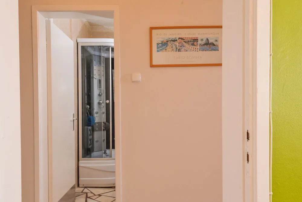 FM Deluxe 2-BDR Apartment - Our Home Is Your Home