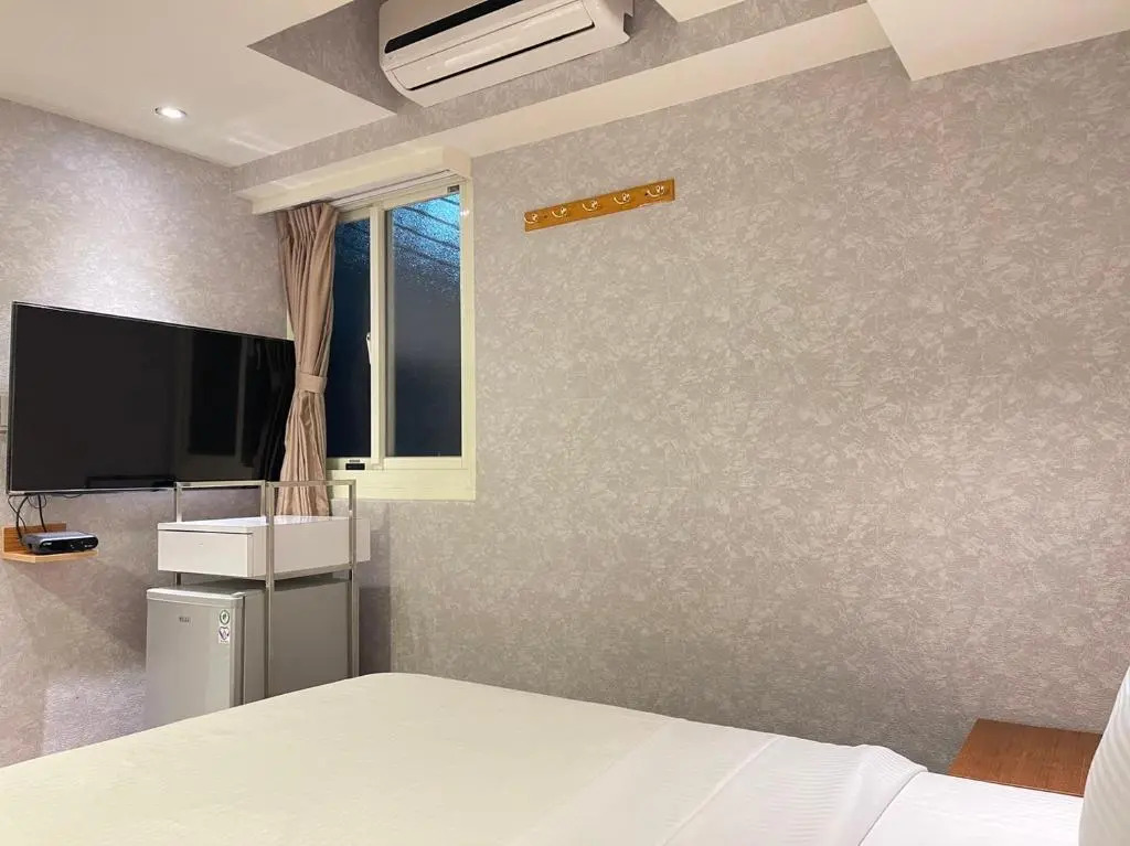 Jhong-Sing Hotel