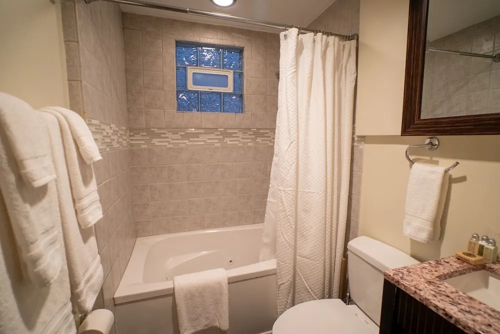 Lincoln Park Suites Operated by Roscoe Village Guesthouse