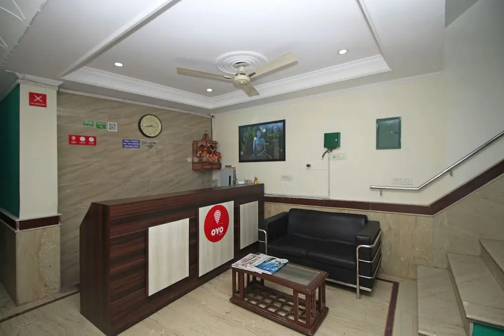 OYO 7619 Hotel VRS