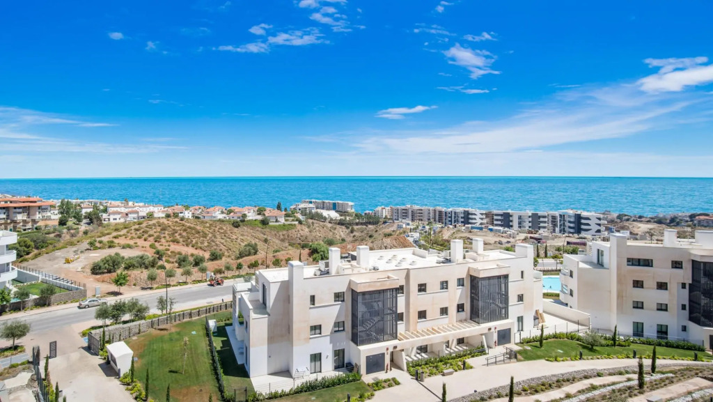 Yara In Fuengirola With 3 Bedrooms And 2 Bathrooms